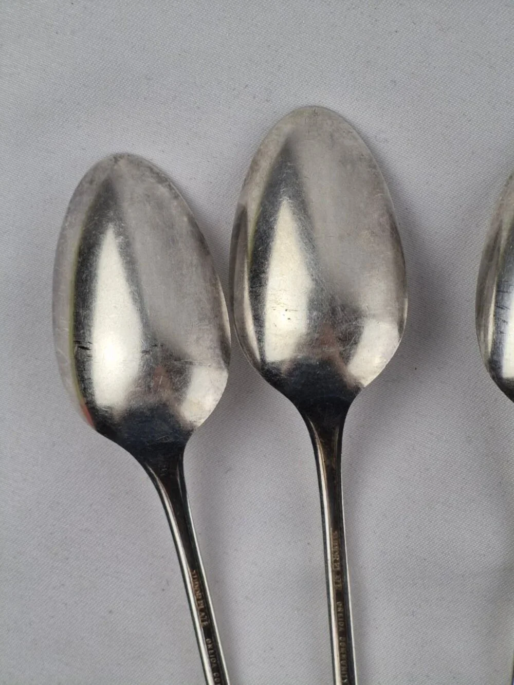 Tudor Plate Fantasy Pattern Oneida Silver-Plated Teaspoons Set of 8